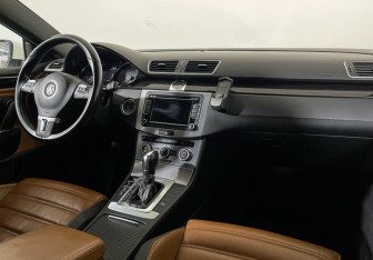 Подержанный автомобиль Volkswagen Passat CC 2012 года (9 фото)