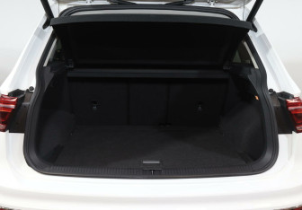 Подержанный автомобиль Volkswagen Tiguan 2021 года (14 фото)