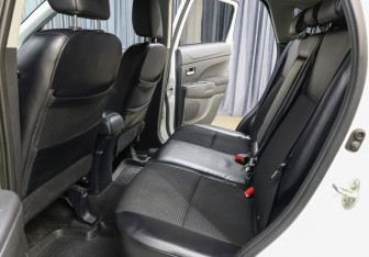 Подержанный автомобиль Citroen C4 Aircross 2014 года (12 фото)