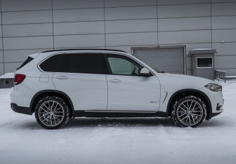 Подержанный автомобиль BMW X5 2014 года (4 фото)