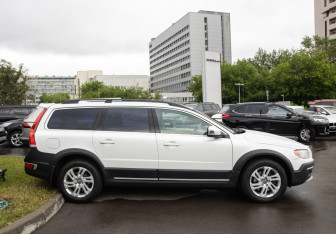 Подержанный автомобиль Volvo XC70 2014 года (3 фото)