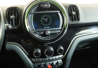 Подержанный автомобиль MINI Countryman 2020 года (17 фото)