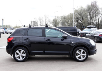 Подержанный автомобиль Nissan Qashqai 2008 года (4 фото)