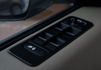 Подержанный автомобиль Land Rover Discovery Sport 2016 года (15 фото)