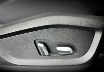 Подержанный автомобиль Exeed RX 2023 года (25 фото)