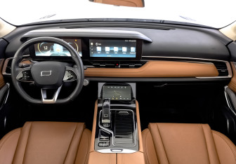 Подержанный автомобиль FAW Bestune T99 2023 года (13 фото)