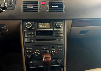 Подержанный автомобиль Volvo XC90 2012 года (14 фото)