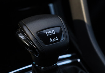 Подержанный автомобиль Skoda Karoq 2021 года (19 фото)