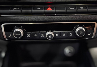 Подержанный автомобиль Audi A3 Sedan 2020 года (17 фото)