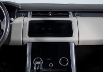 Подержанный автомобиль Land Rover Range Rover Sport 2019 года (13 фото)