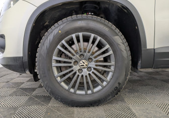 Подержанный автомобиль Volkswagen Tiguan 2012 года (13 фото)
