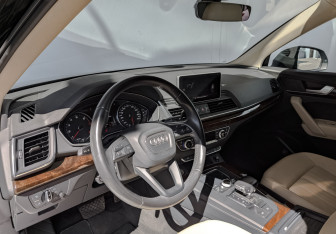 Подержанный автомобиль Audi Q5 2017 года (15 фото)