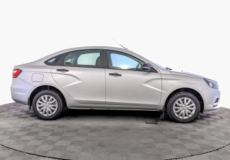 Подержанный автомобиль LADA (ВАЗ) Vesta Sedan 2018 года (4 фото)