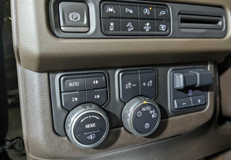 Подержанный автомобиль Chevrolet Tahoe 2022 года (27 фото)