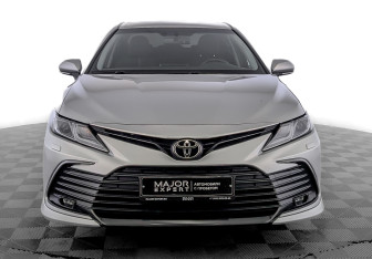 Подержанный автомобиль Toyota Camry Sedan 2022 года (2 фото)