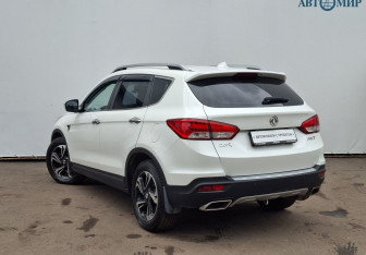 Подержанный автомобиль DongFeng AX7 2019 года (7 фото)