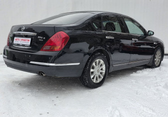 Подержанный автомобиль Nissan Teana 2007 года (5 фото)