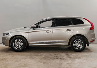 Подержанный автомобиль Volvo XC60 2014 года (8 фото)