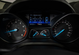 Подержанный автомобиль Ford Kuga 2017 года (12 фото)