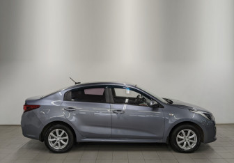 Подержанный автомобиль Kia Rio Sedan 2017 года (4 фото)