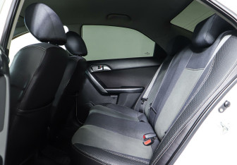 Подержанный автомобиль Kia Cerato Sedan 2012 года (18 фото)