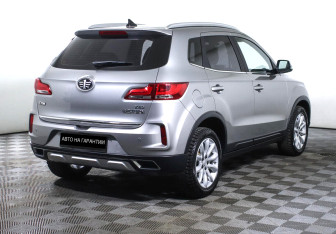 Подержанный автомобиль FAW Besturn X40 2021 года (3 фото)