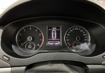 Подержанный автомобиль Volkswagen Jetta Sedan 2012 года (12 фото)