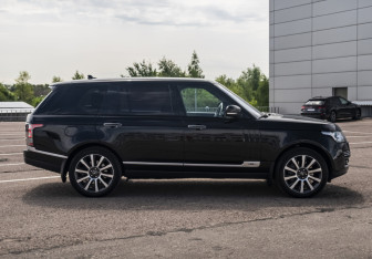 Подержанный автомобиль Land Rover Range Rover 2015 года (4 фото)