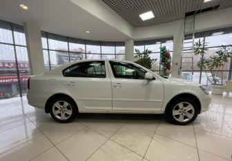 Подержанный автомобиль Skoda Octavia Liftback 2013 года (4 фото)