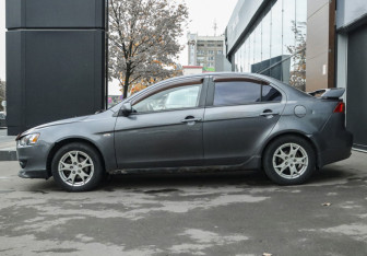 Подержанный автомобиль Mitsubishi Lancer Sedan 2008 года (8 фото)