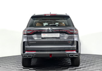 Подержанный автомобиль Changan CS95 2023 года (6 фото)