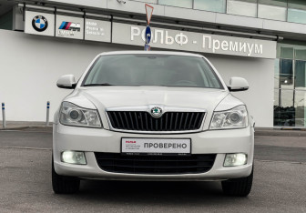 Подержанный автомобиль Skoda Octavia Liftback 2012 года (2 фото)