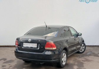 Подержанный автомобиль Volkswagen Polo Sedan 2014 года (5 фото)