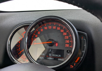 Подержанный автомобиль MINI Countryman 2019 года (18 фото)