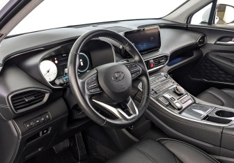 Подержанный автомобиль Hyundai Santa Fe 2022 года (15 фото)