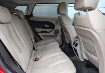 Подержанный автомобиль Land Rover Range Rover Evoque 2015 года (13 фото)