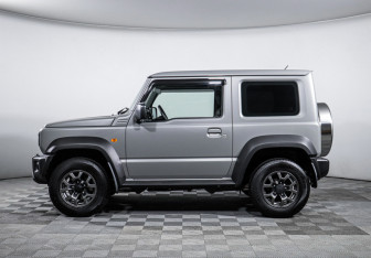 Подержанный автомобиль Suzuki Jimny 2020 года (8 фото)
