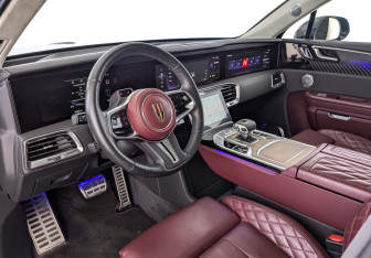 Подержанный автомобиль Hongqi E-HS9 2022 года (15 фото)