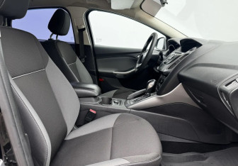 Подержанный автомобиль Ford Focus Sedan 2013 года (10 фото)