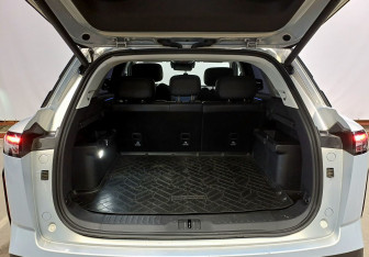 Подержанный автомобиль Jaecoo J7 2024 года (10 фото)