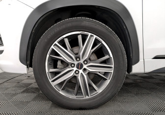 Подержанный автомобиль Exeed LX 2022 года (18 фото)