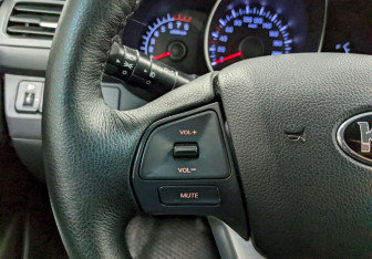 Подержанный автомобиль Kia Rio Hatchback 2014 года (26 фото)