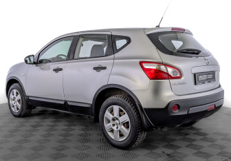 Подержанный автомобиль Nissan Qashqai 2012 года (7 фото)