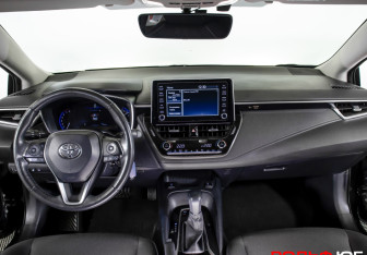 Подержанный автомобиль Toyota Corolla Sedan 2019 года (11 фото)