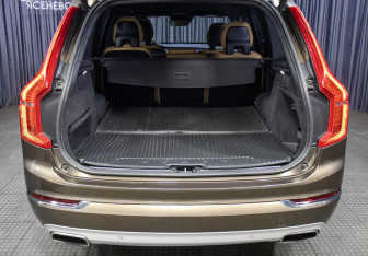 Подержанный автомобиль Volvo XC90 2017 года (10 фото)