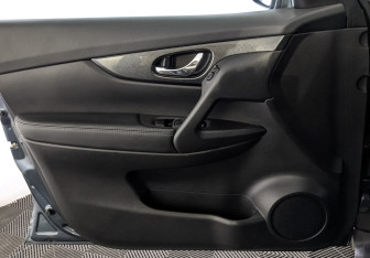 Подержанный автомобиль Nissan X-Trail 2017 года (19 фото)