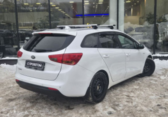 Подержанный автомобиль Kia Ceed Wagon 2018 года (8 фото)