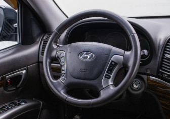 Подержанный автомобиль Hyundai Santa Fe 2011 года (15 фото)
