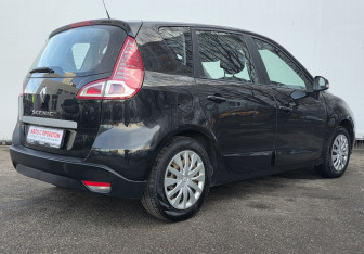 Подержанный автомобиль Renault Scenic 2010 года (5 фото)