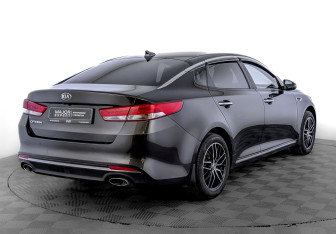 Подержанный автомобиль Kia Optima Sedan 2017 года (5 фото)